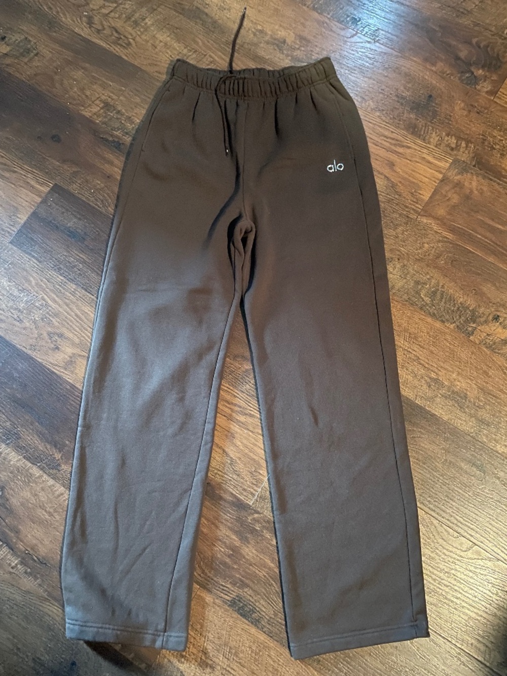 Alo Accolade Straight Leg Sweatpants in Eapresso